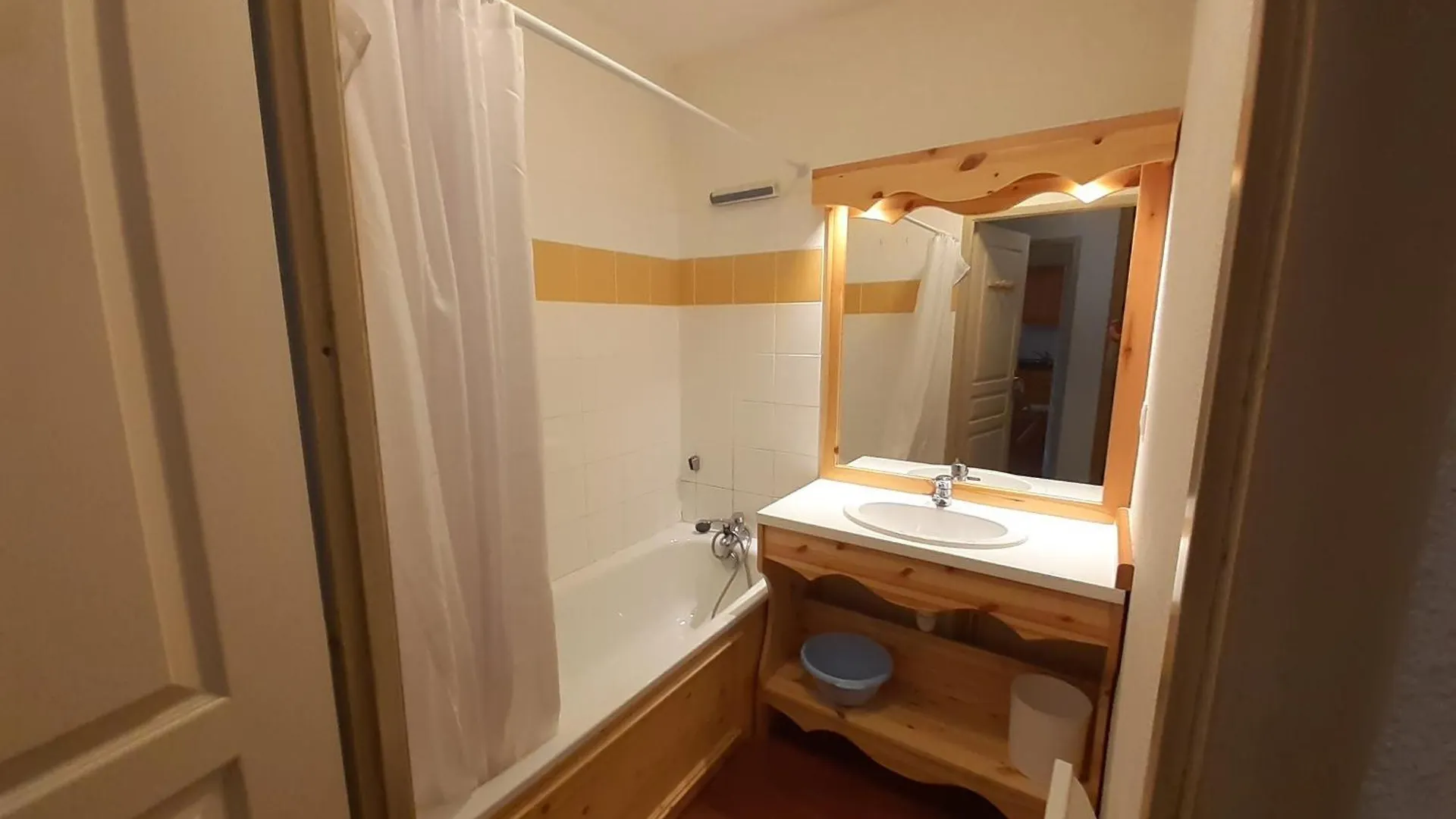 Appartement 3 Pieces Proche Telecabine, 2 Chambres, Skis Aux Pieds, Parking Offert - Fr-1-561-135 Modane Apartmán